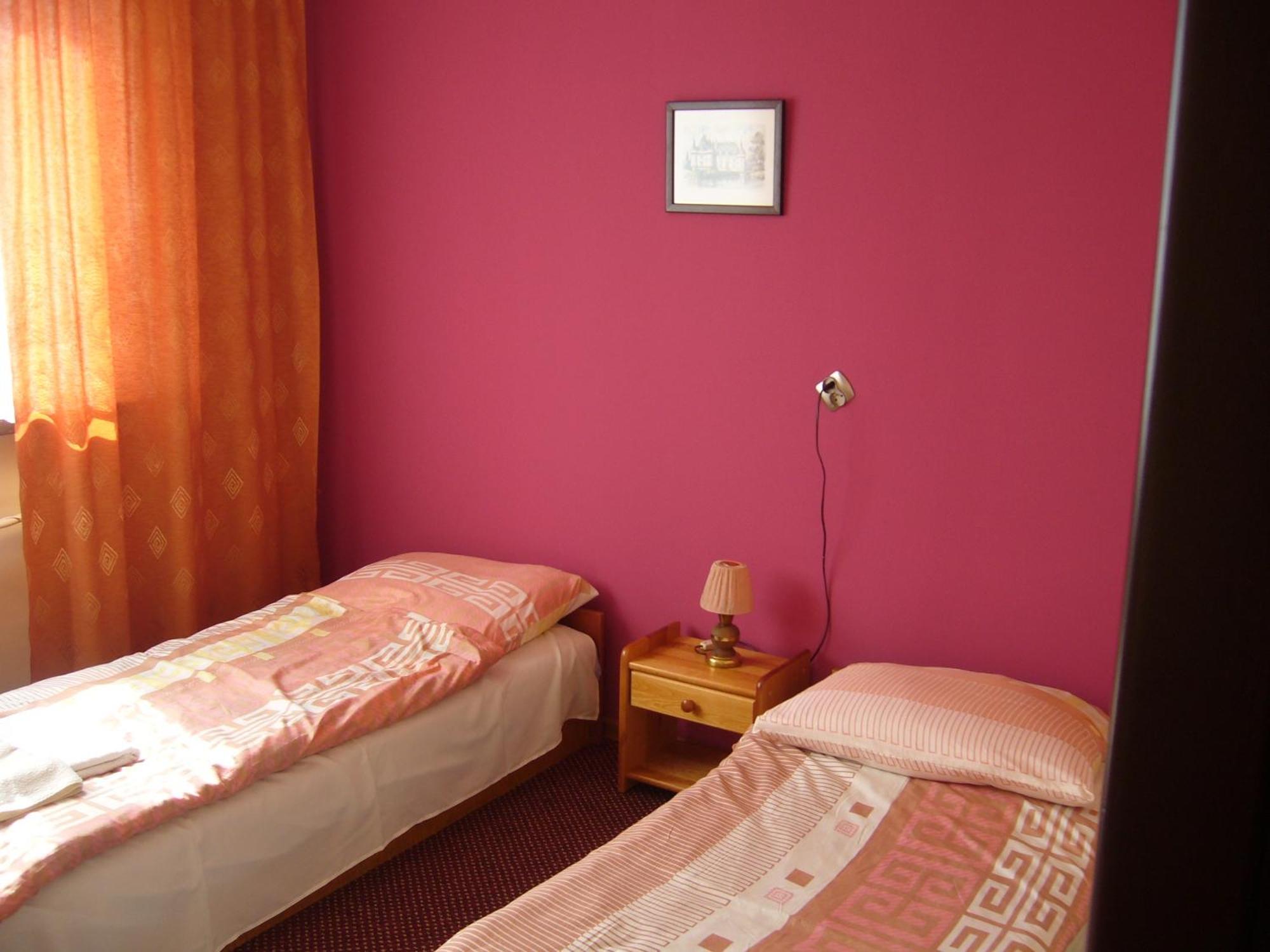 Karet Obiekt Hotelowy Skoczów Exterior foto