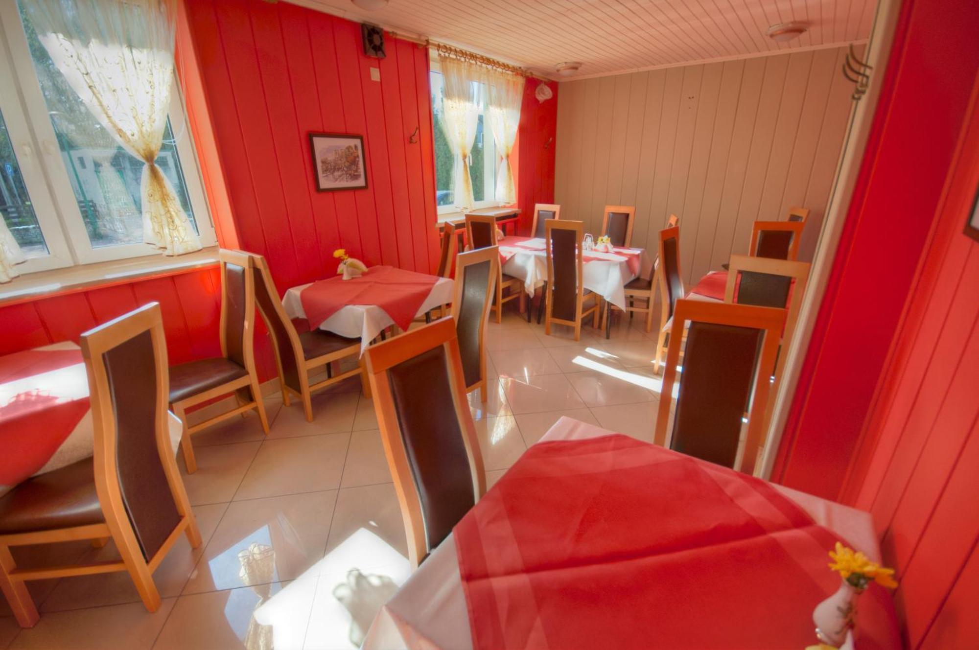 Karet Obiekt Hotelowy Skoczów Exterior foto